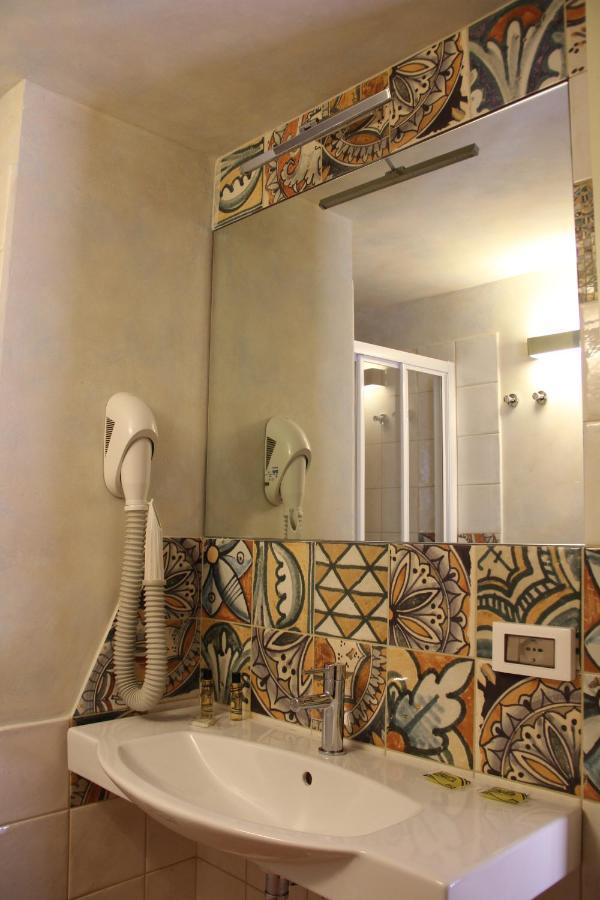 Tenuta Conte Ruggero Santa Domenica  Extérieur photo