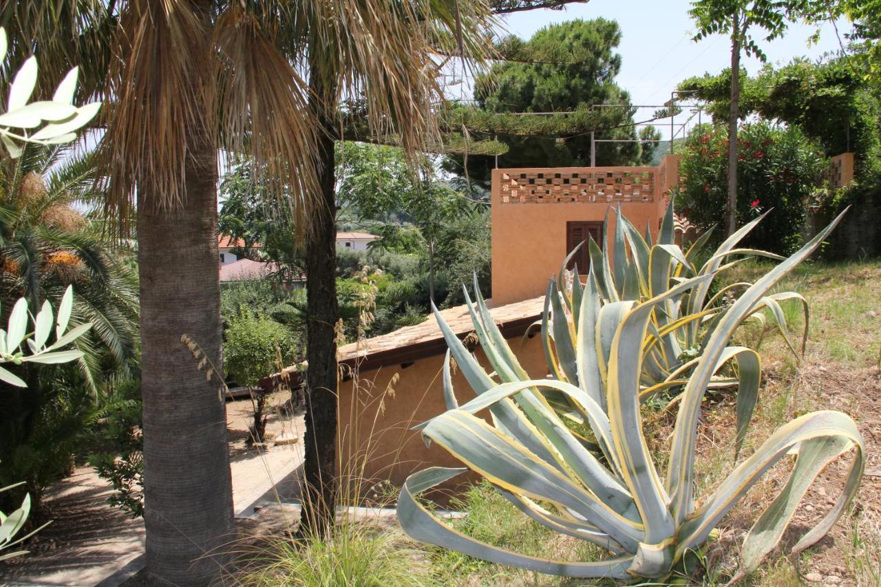 Tenuta Conte Ruggero Santa Domenica  Extérieur photo