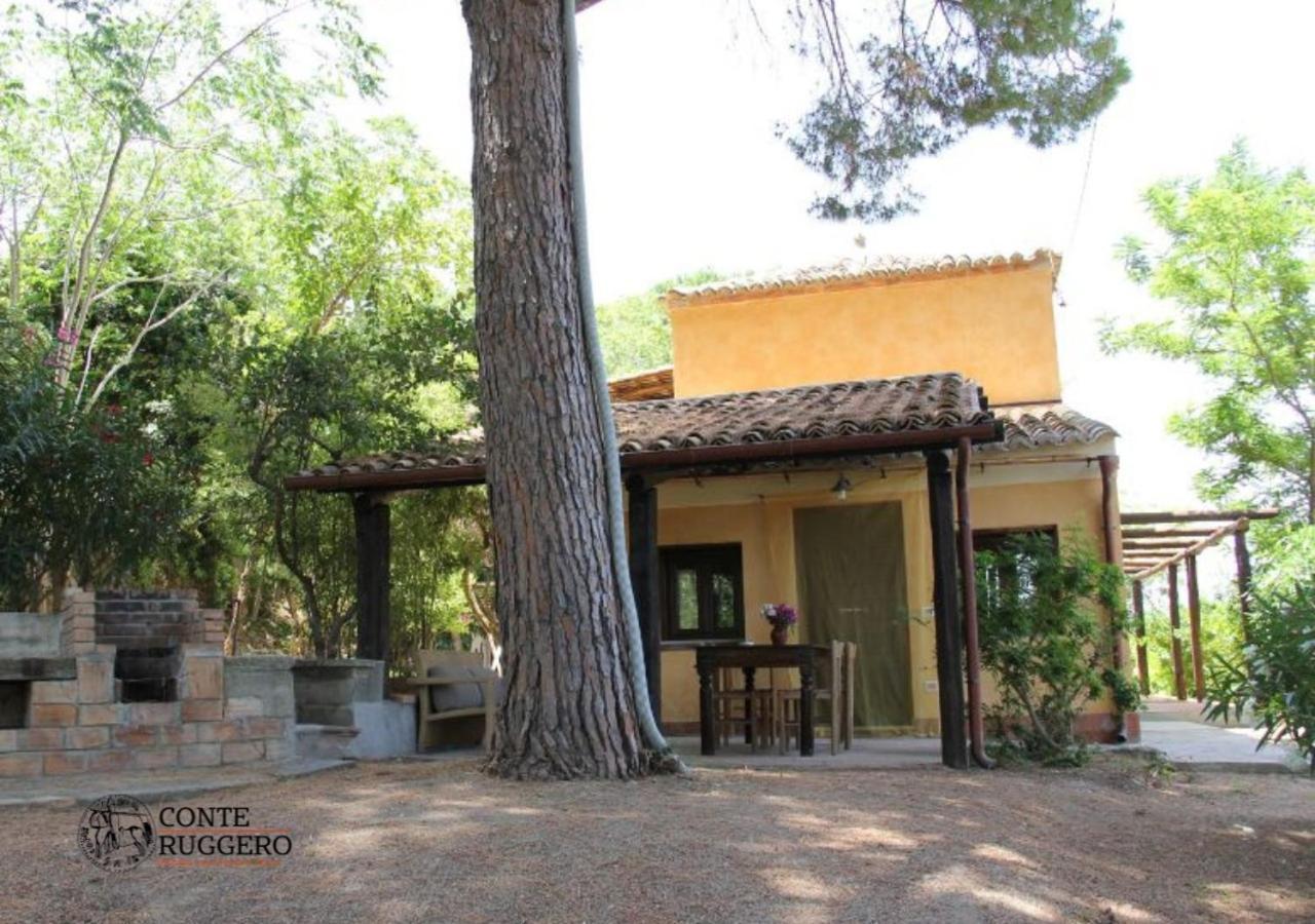 Tenuta Conte Ruggero Santa Domenica  Extérieur photo
