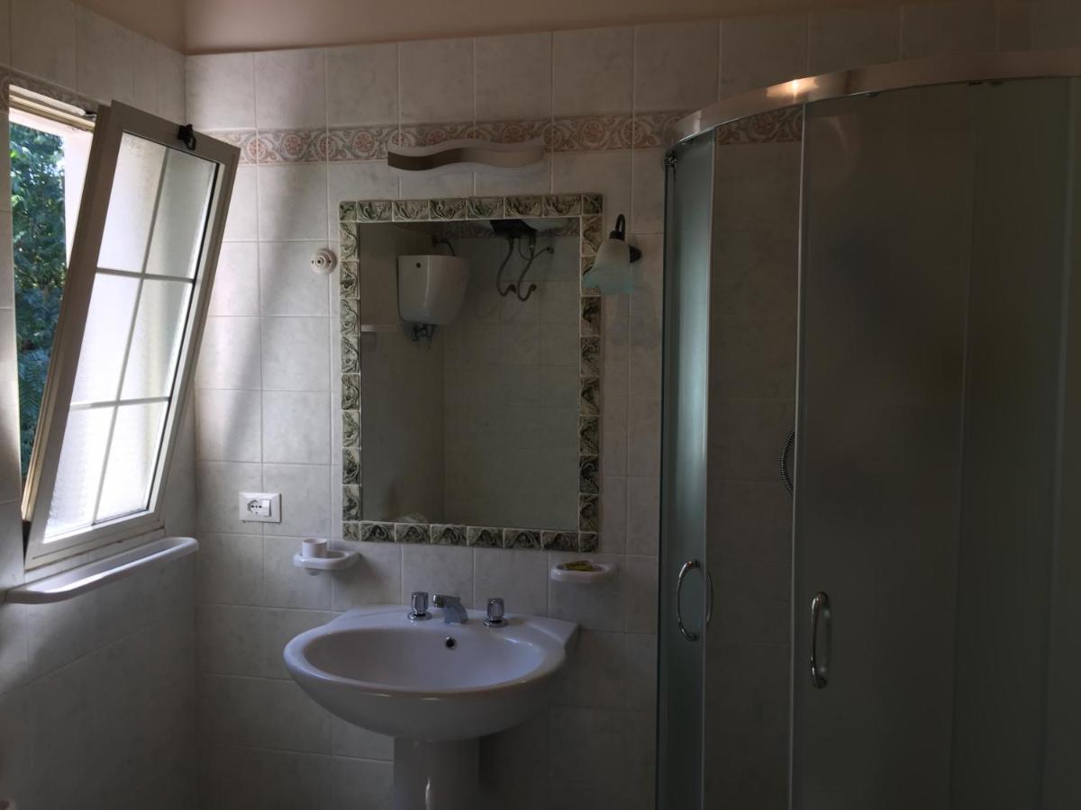 Tenuta Conte Ruggero Santa Domenica  Extérieur photo