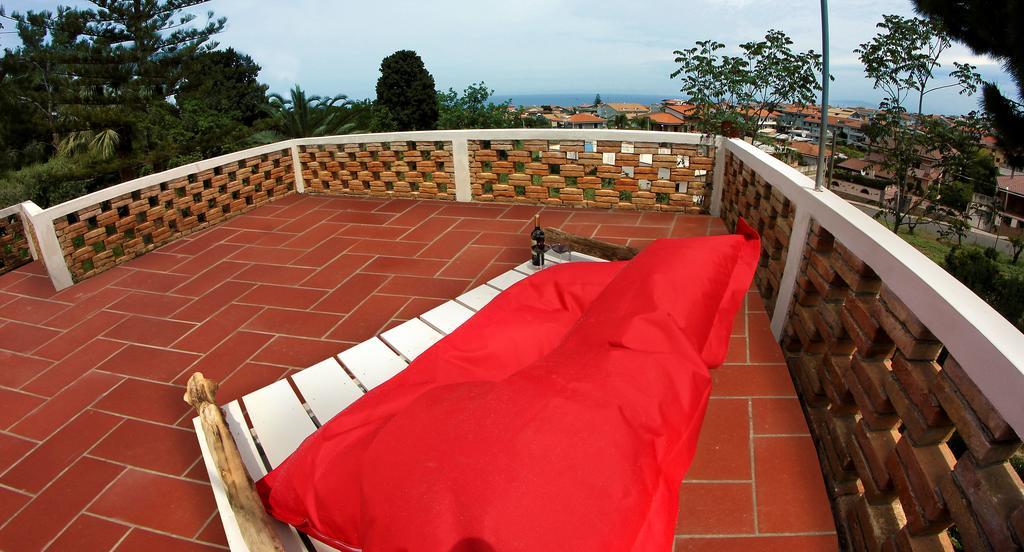 Tenuta Conte Ruggero Santa Domenica  Extérieur photo
